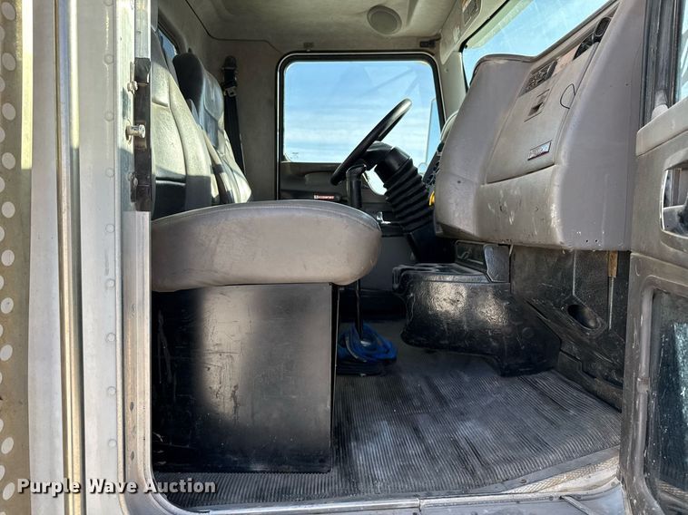 image for item ED5516 2008 Kenworth T370 pressure washer truck