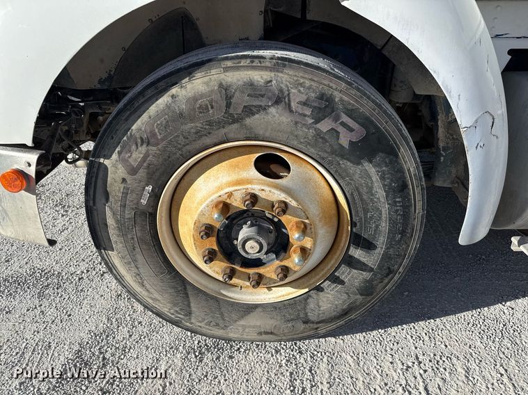 image for item ED5516 2008 Kenworth T370 pressure washer truck