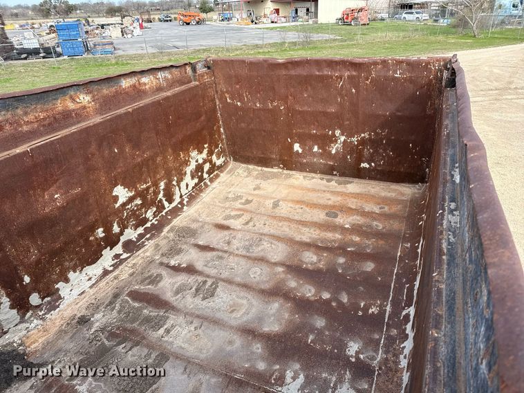 image for item ED5521 2005 Volvo VN dump truck