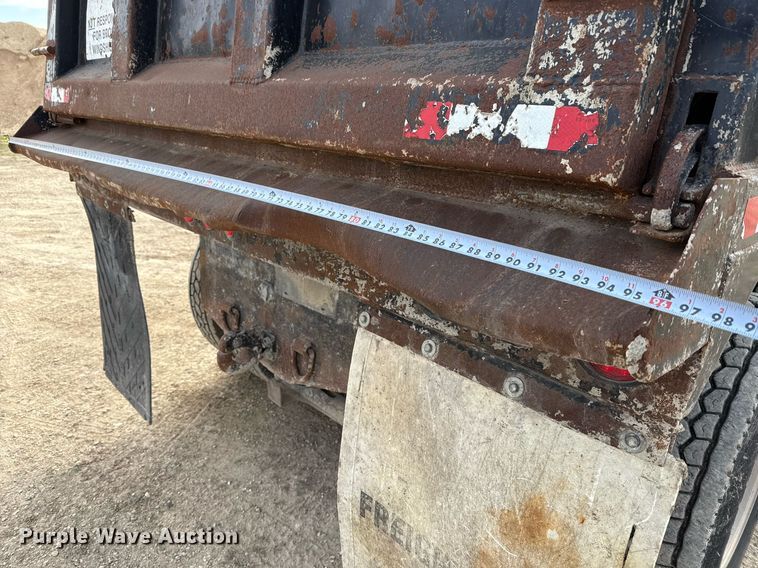 image for item ED5521 2005 Volvo VN dump truck