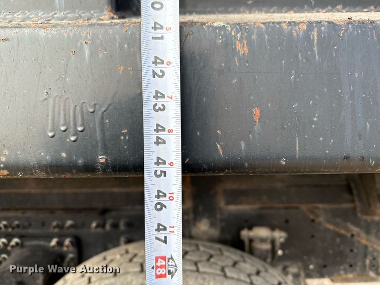 image for item ED5521 2005 Volvo VN dump truck