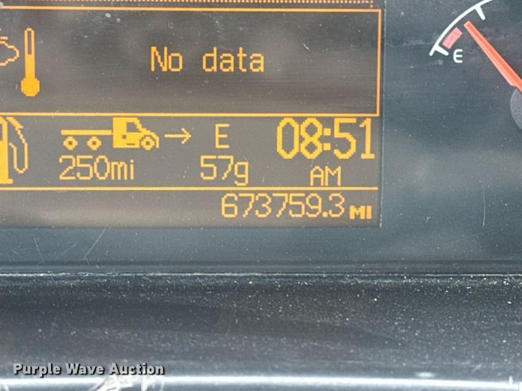 image for item ED5521 2005 Volvo VN dump truck