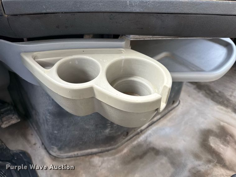 image for item ED5521 2005 Volvo VN dump truck