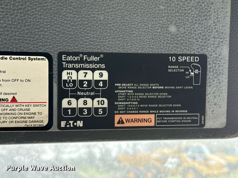 image for item ED5521 2005 Volvo VN dump truck