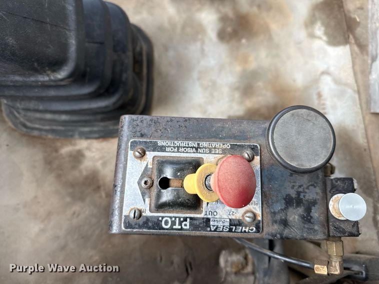 image for item ED5521 2005 Volvo VN dump truck