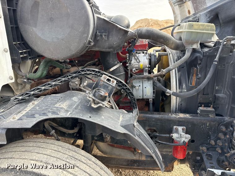 image for item ED5521 2005 Volvo VN dump truck