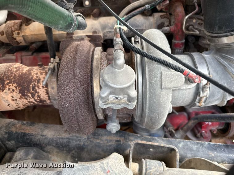 image for item ED5521 2005 Volvo VN dump truck