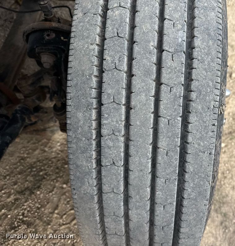 image for item ED5521 2005 Volvo VN dump truck