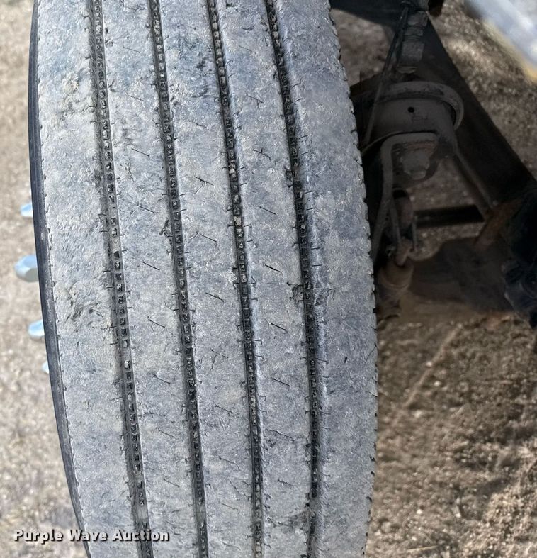 image for item ED5521 2005 Volvo VN dump truck