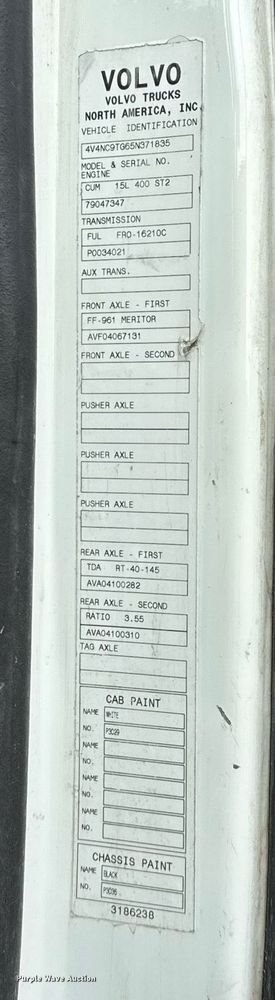 image for item ED5521 2005 Volvo VN dump truck