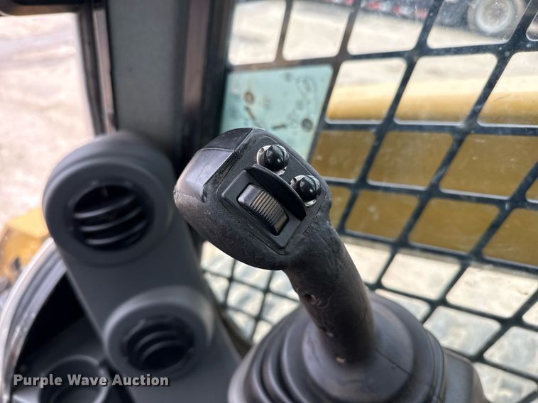 image for item ED5525 2018 Caterpillar 299D2 XHP tracked skid steer loader