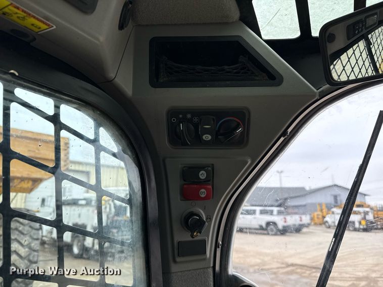 image for item ED5525 2018 Caterpillar 299D2 XHP tracked skid steer loader