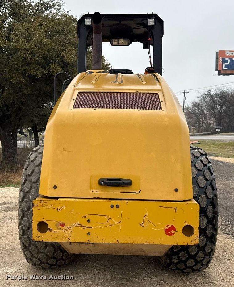 image for item ED5529 2016 Caterpillar CS56B single drum vibratory roller