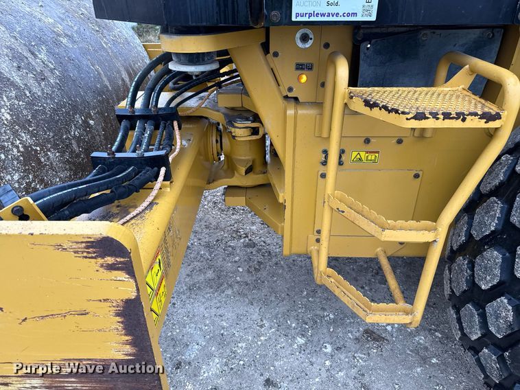 image for item ED5529 2016 Caterpillar CS56B single drum vibratory roller