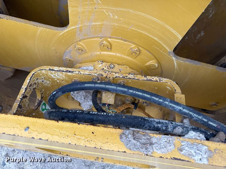 image for item ED5529 2016 Caterpillar CS56B single drum vibratory roller
