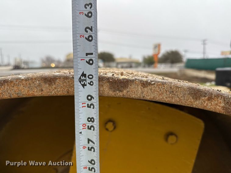 image for item ED5529 2016 Caterpillar CS56B single drum vibratory roller