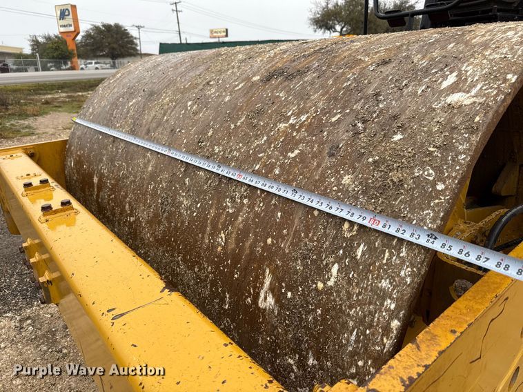 image for item ED5529 2016 Caterpillar CS56B single drum vibratory roller