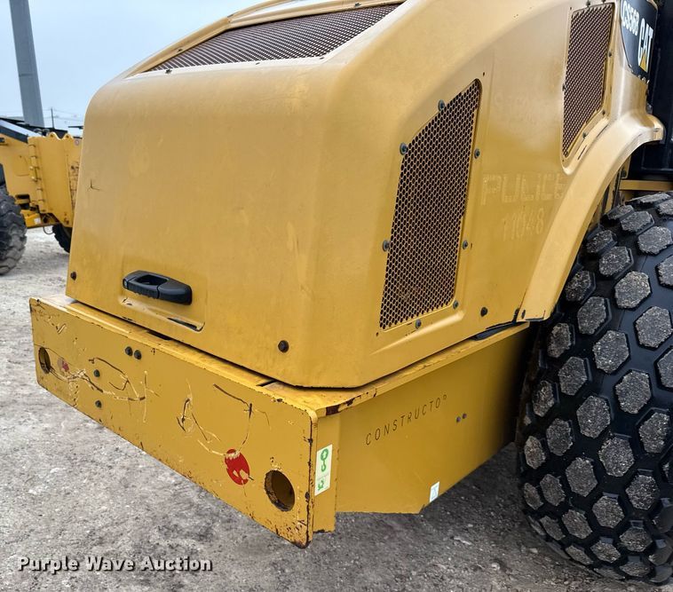 image for item ED5529 2016 Caterpillar CS56B single drum vibratory roller