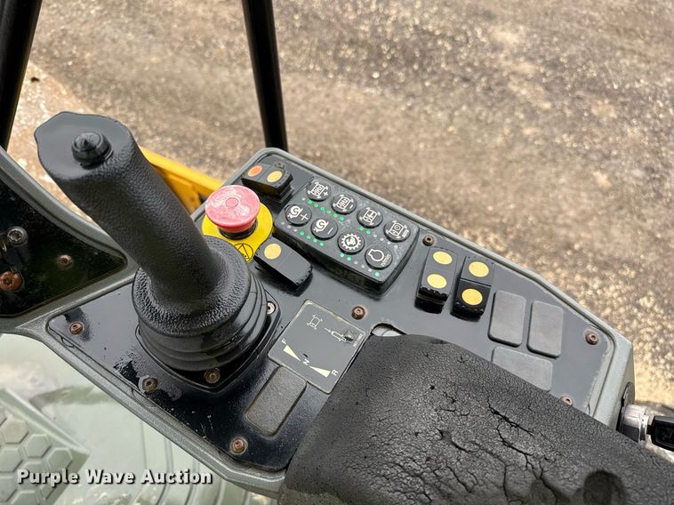 image for item ED5529 2016 Caterpillar CS56B single drum vibratory roller