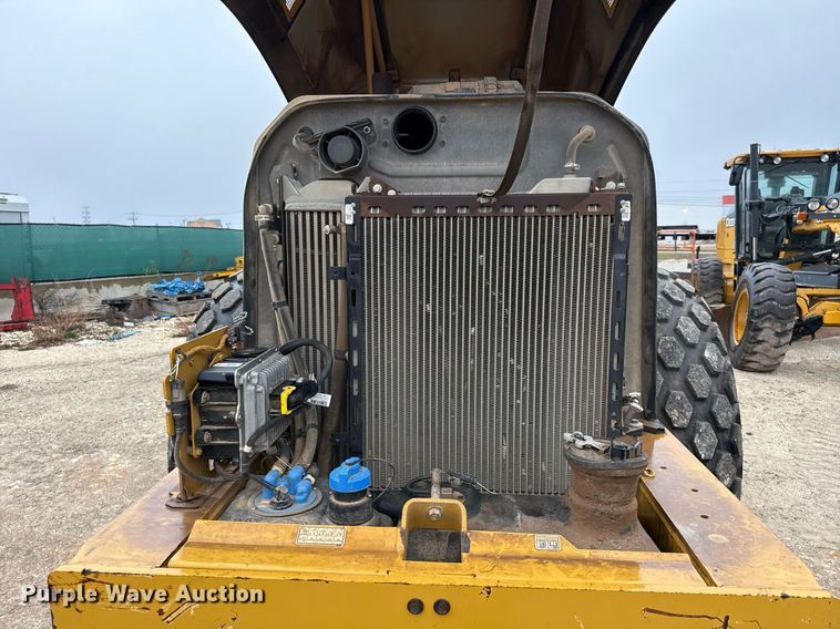 image for item ED5529 2016 Caterpillar CS56B single drum vibratory roller