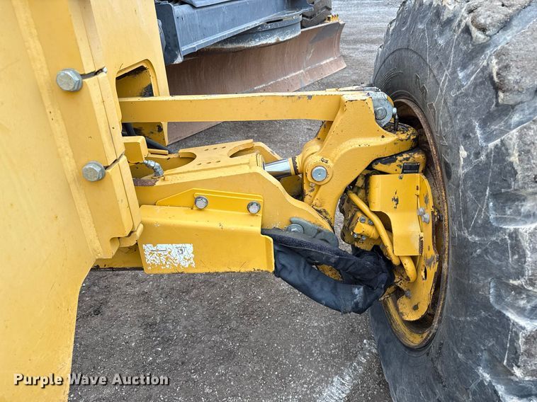 image for item ED5530 2015 John Deere 872GP motor grader