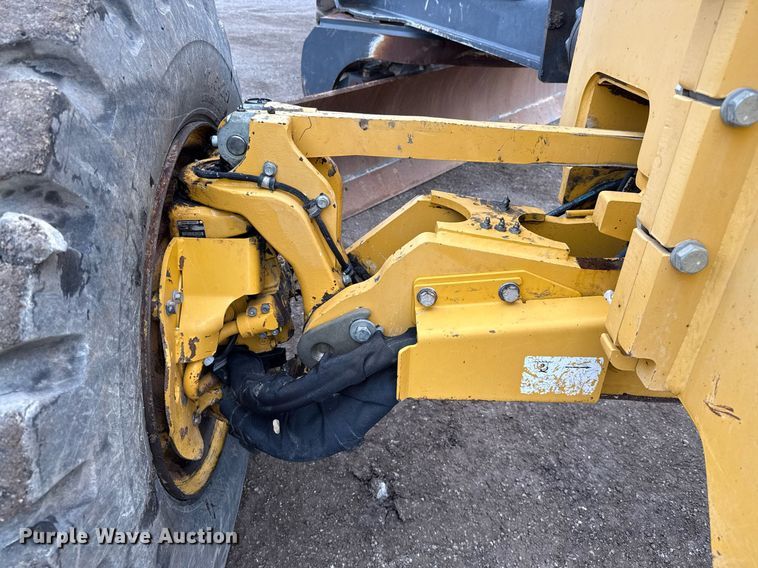 image for item ED5530 2015 John Deere 872GP motor grader