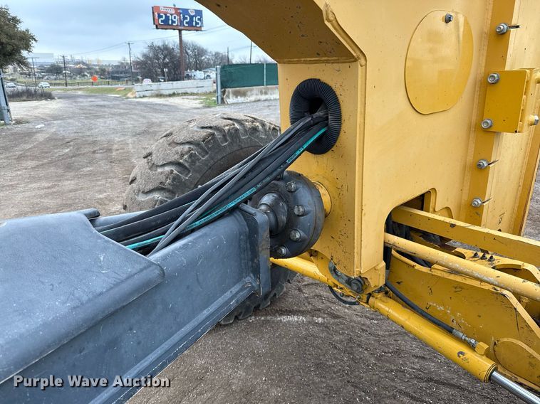 image for item ED5530 2015 John Deere 872GP motor grader