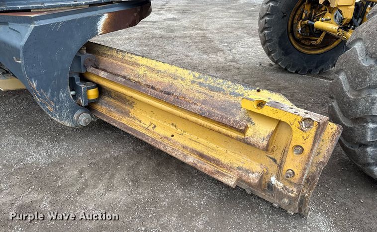 image for item ED5530 2015 John Deere 872GP motor grader