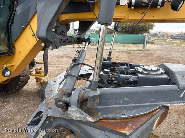 image for item ED5530 2015 John Deere 872GP motor grader