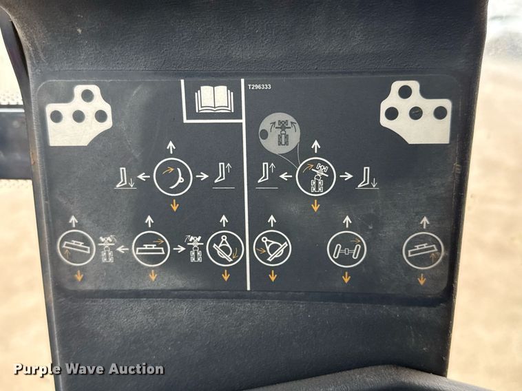 image for item ED5530 2015 John Deere 872GP motor grader