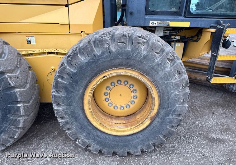 image for item ED5530 2015 John Deere 872GP motor grader