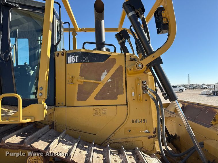 image for item ED5533 2012 Caterpillar D6T XL dozer