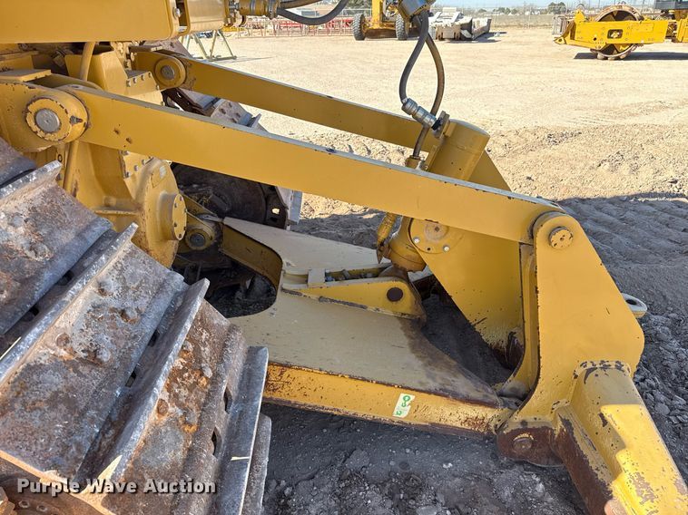image for item ED5533 2012 Caterpillar D6T XL dozer