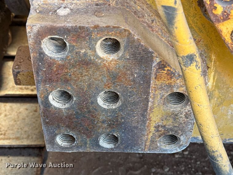 image for item ED5533 2012 Caterpillar D6T XL dozer