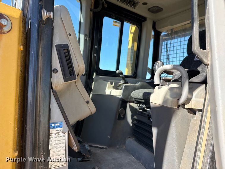 image for item ED5533 2012 Caterpillar D6T XL dozer