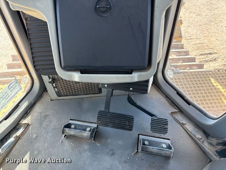 image for item ED5533 2012 Caterpillar D6T XL dozer