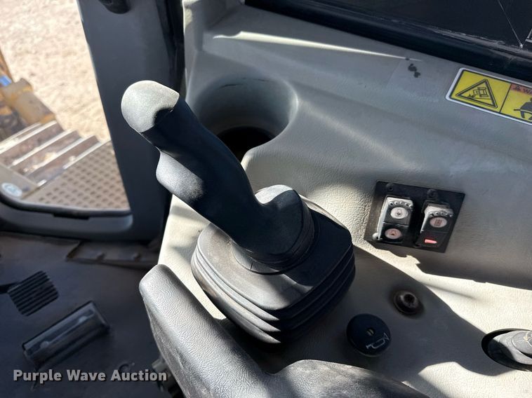 image for item ED5533 2012 Caterpillar D6T XL dozer