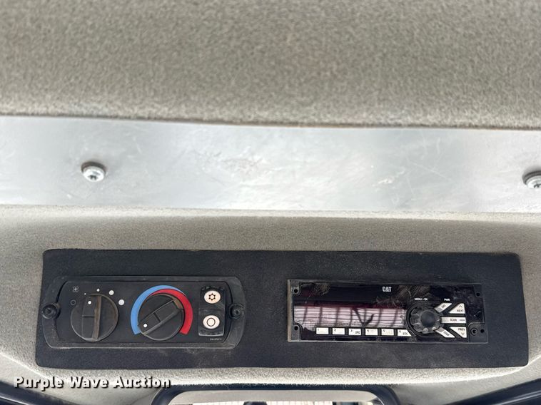 image for item ED5533 2012 Caterpillar D6T XL dozer