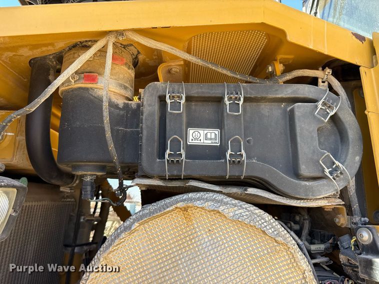 image for item ED5533 2012 Caterpillar D6T XL dozer