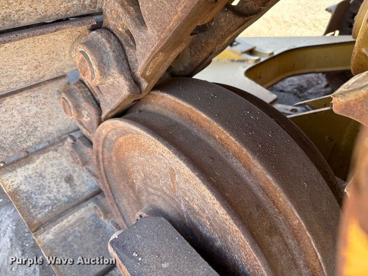 image for item ED5533 2012 Caterpillar D6T XL dozer