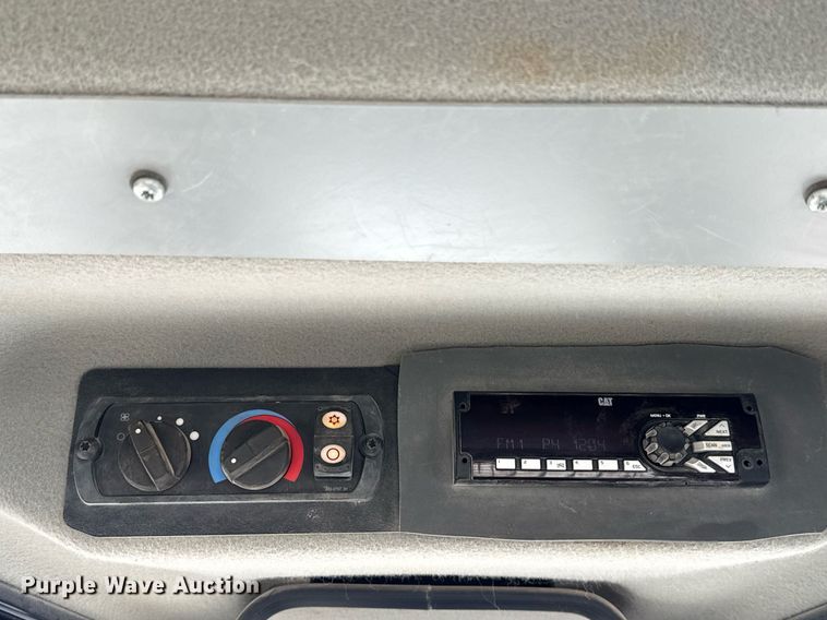 image for item ED5534 2014 Caterpillar D6T XL dozer