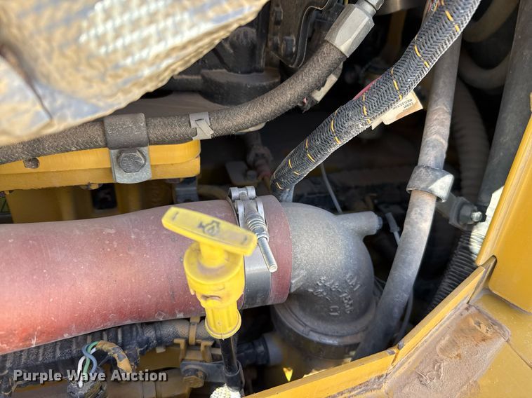 image for item ED5534 2014 Caterpillar D6T XL dozer