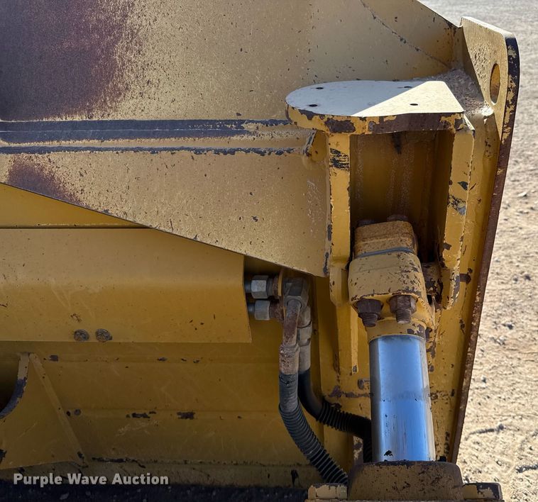 image for item ED5535 2013 Caterpillar D6T XL dozer