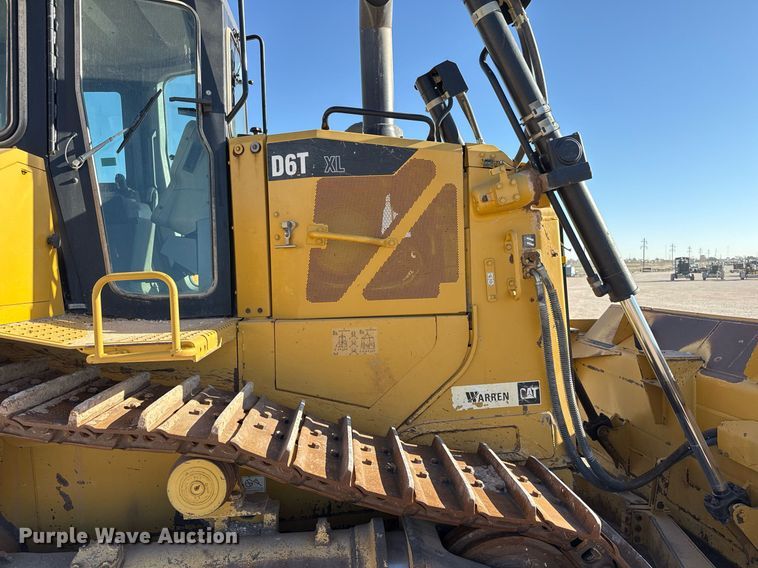 image for item ED5535 2013 Caterpillar D6T XL dozer