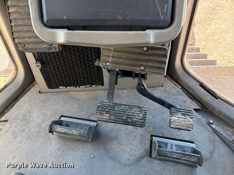 image for item ED5535 2013 Caterpillar D6T XL dozer