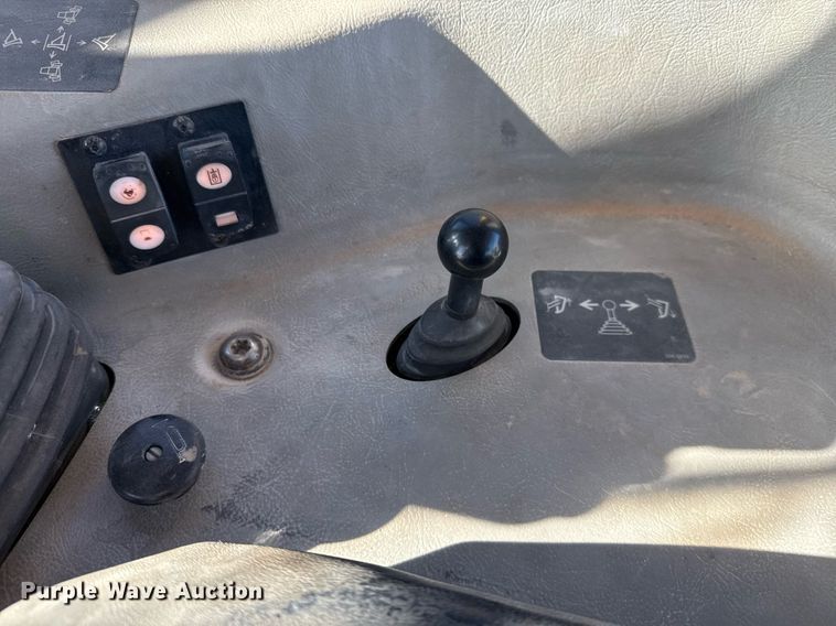 image for item ED5535 2013 Caterpillar D6T XL dozer