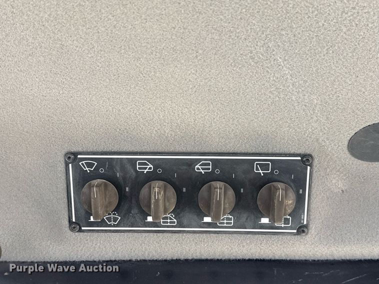 image for item ED5535 2013 Caterpillar D6T XL dozer