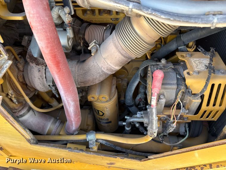 image for item ED5535 2013 Caterpillar D6T XL dozer