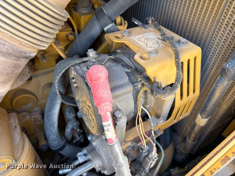 image for item ED5535 2013 Caterpillar D6T XL dozer