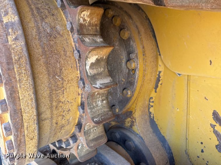 image for item ED5535 2013 Caterpillar D6T XL dozer